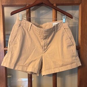 GAP 4” Downtown Khaki Shorts